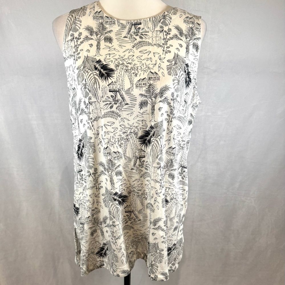 J.Jill Wearever Black White Jungle Hut graphic print sleeveless top size medium